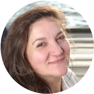 Team-Portraits-300x300-kristina-circle