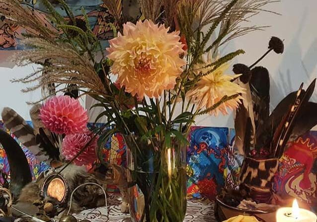 Schamanisches-Tanz-und-Reinigungsritual-teilnehmen